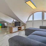 Premium Pina Premantura