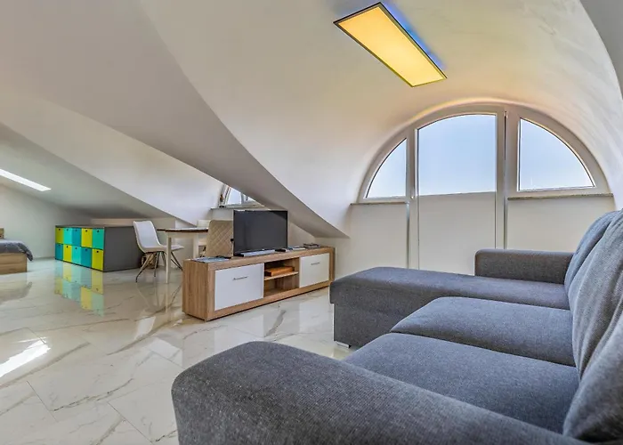 Premium Pina Premantura